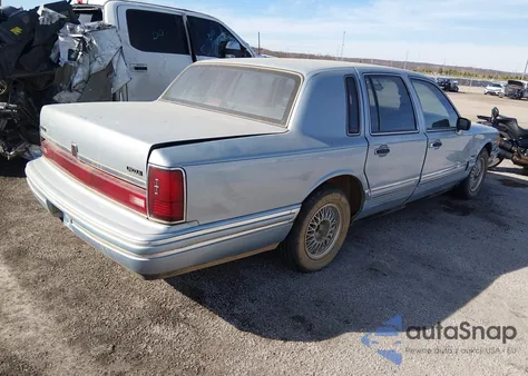 1992 Lincoln Town Car Executive z USA, uszkodzony, nr VIN 1LNLM81WXNY648307
